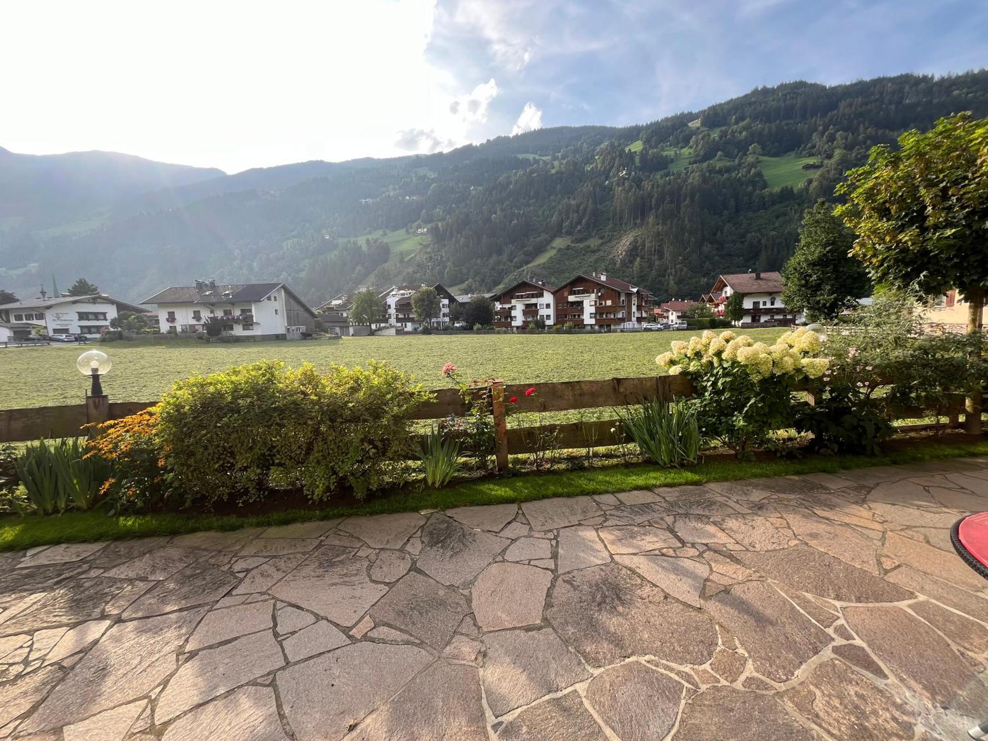 Zell Views Apartments Цел ам Цилер Екстериор снимка