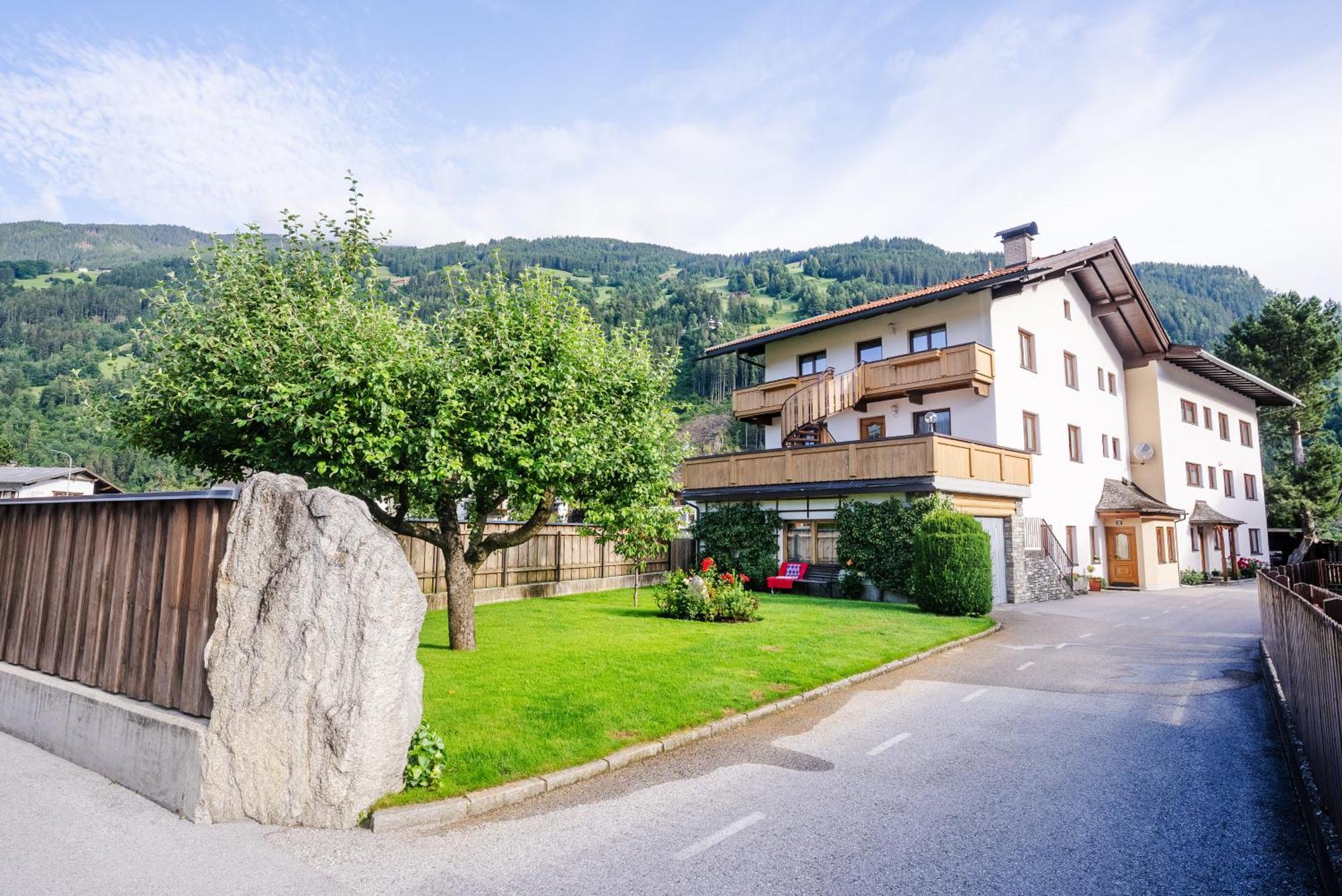 Zell Views Apartments Цел ам Цилер Екстериор снимка