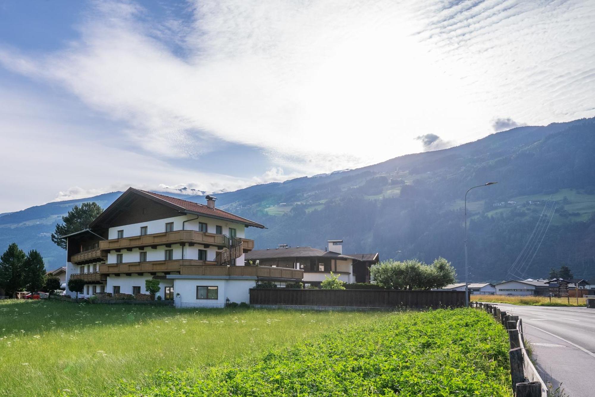 Zell Views Apartments Цел ам Цилер Екстериор снимка